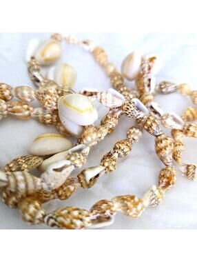 Handmade Beach Cowrie Sigay Natural Seashell Pendant Lei Necklace